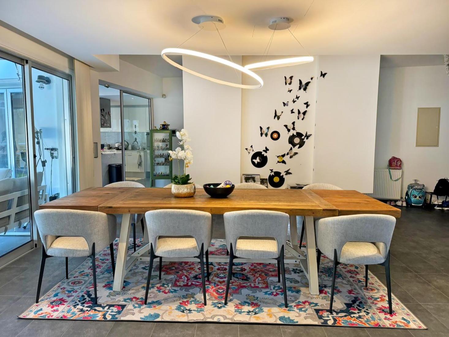 fa6f5f15-506e-43b1-8c9d-9c8fac9412d8-copy-large