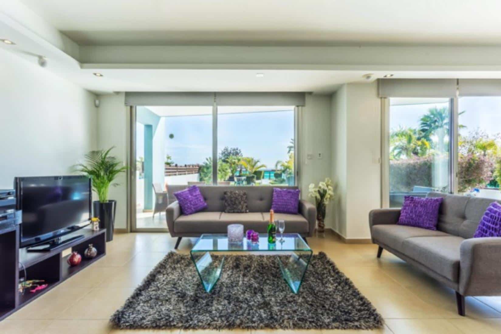 faros-luxuryapartments-1-medium-large