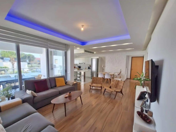 fd5e23bf9f7e9741b0bebede32626f56 copy large