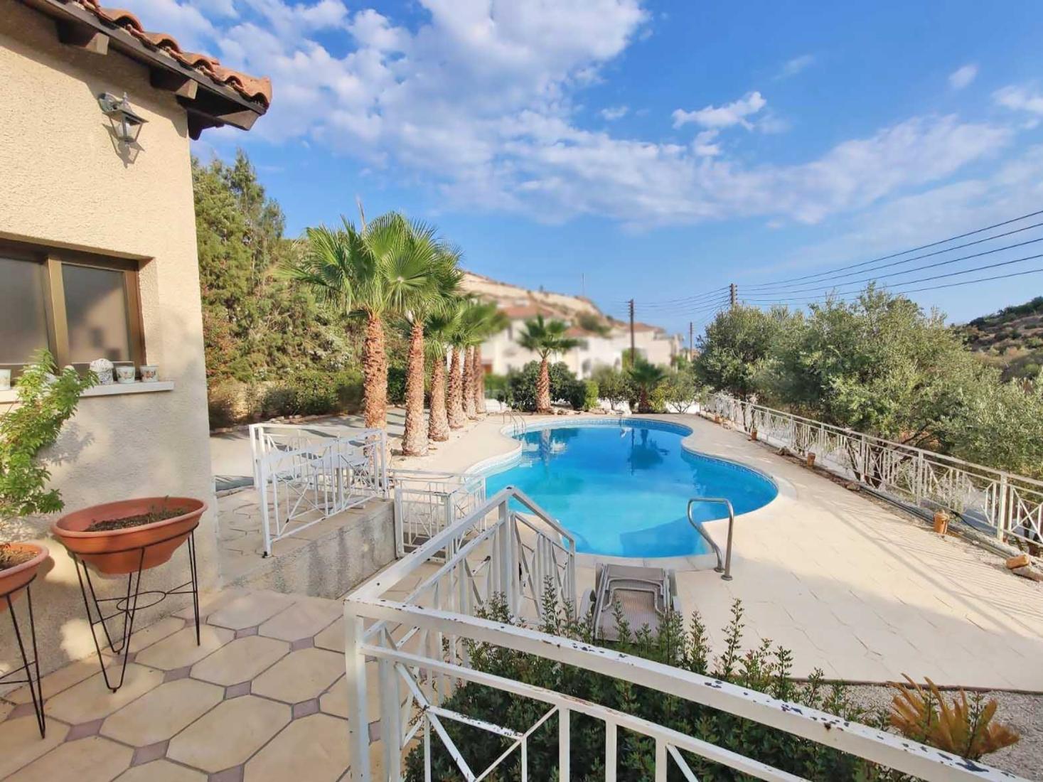 house-villa-in-agios-tychonas-area-limassol-cyprus28-copy-large