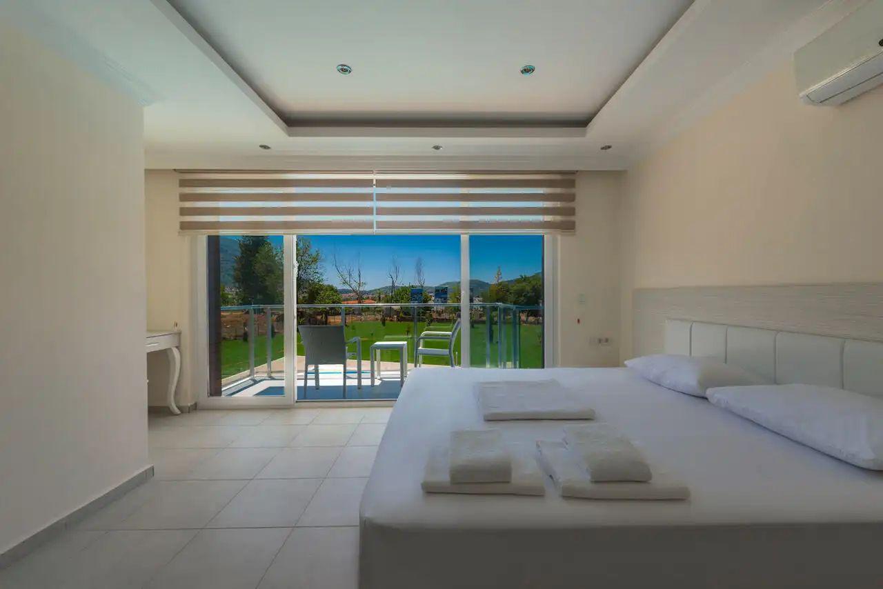 Bright apartment with sea views in Ovacık, perfect for modern living.