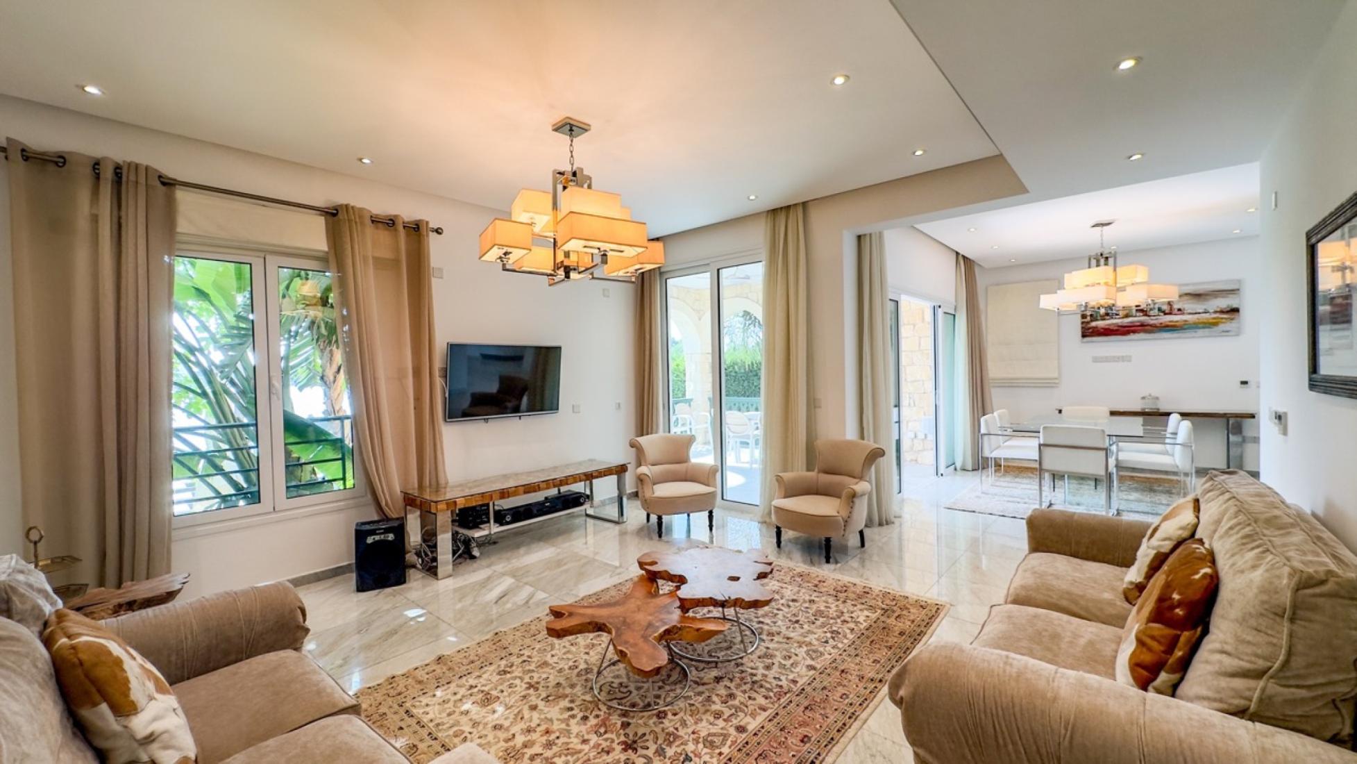 livi10-6-large-large