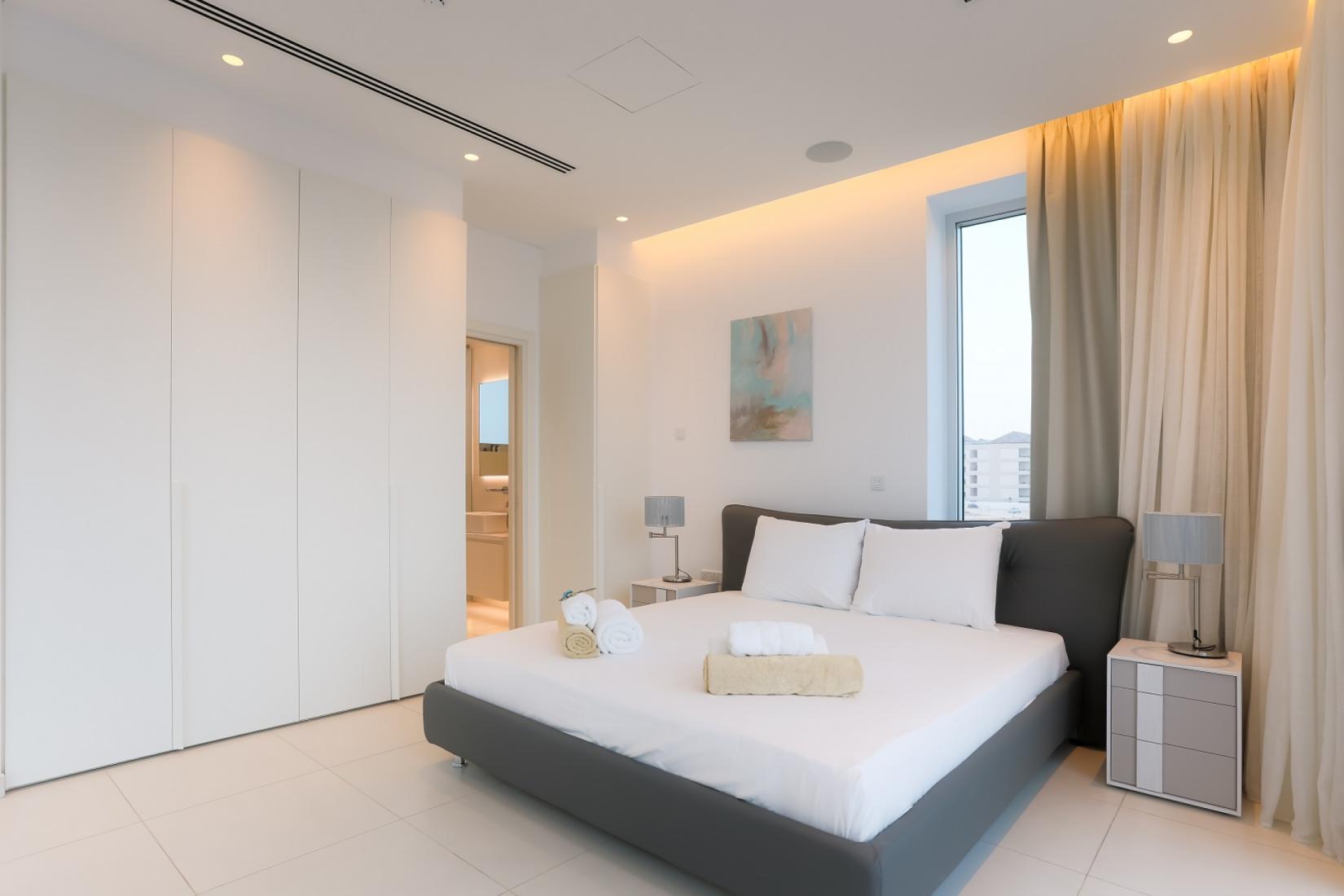 nesov-interior-14-large