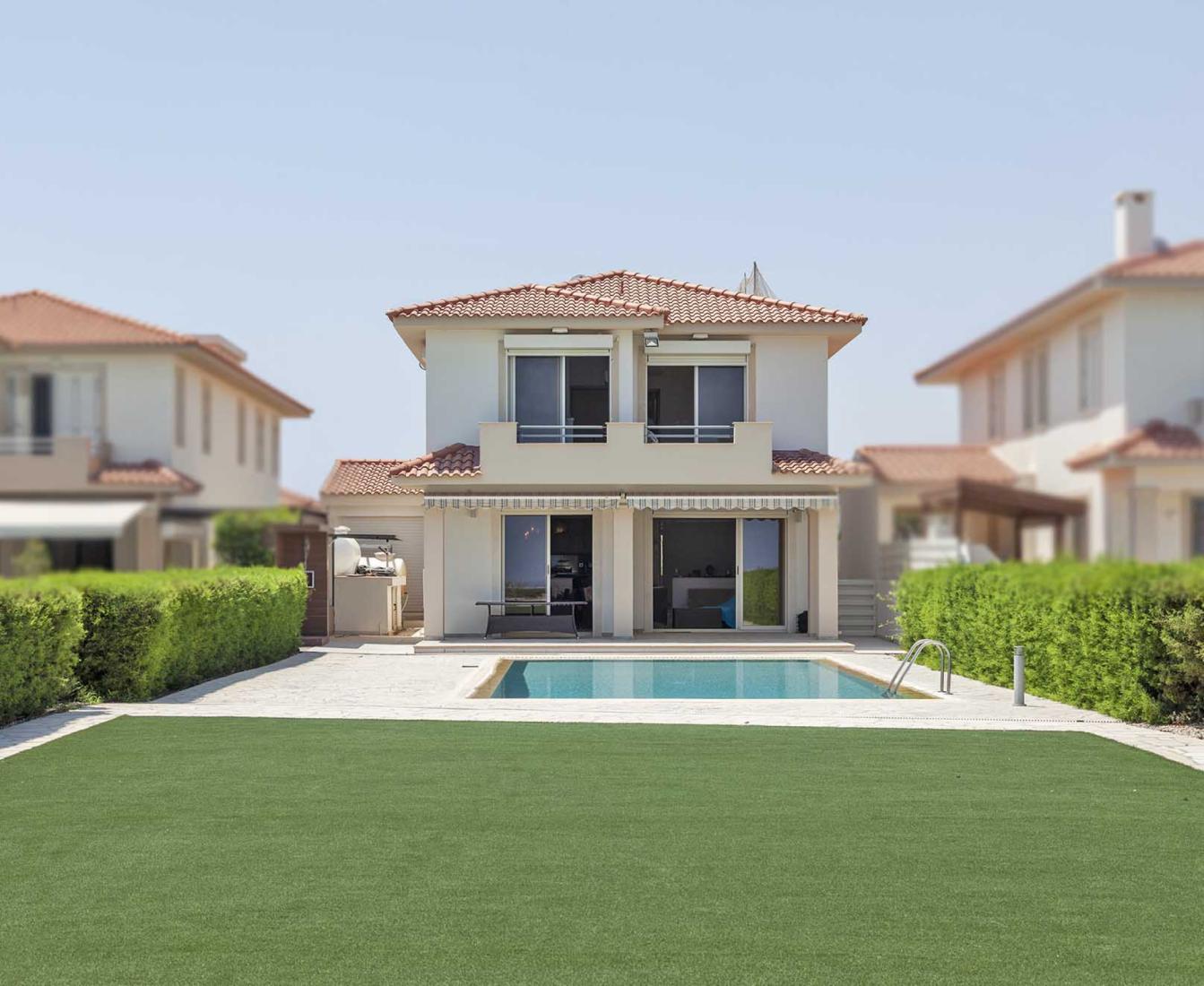 pervolia-img-29501671860175545-copy-large