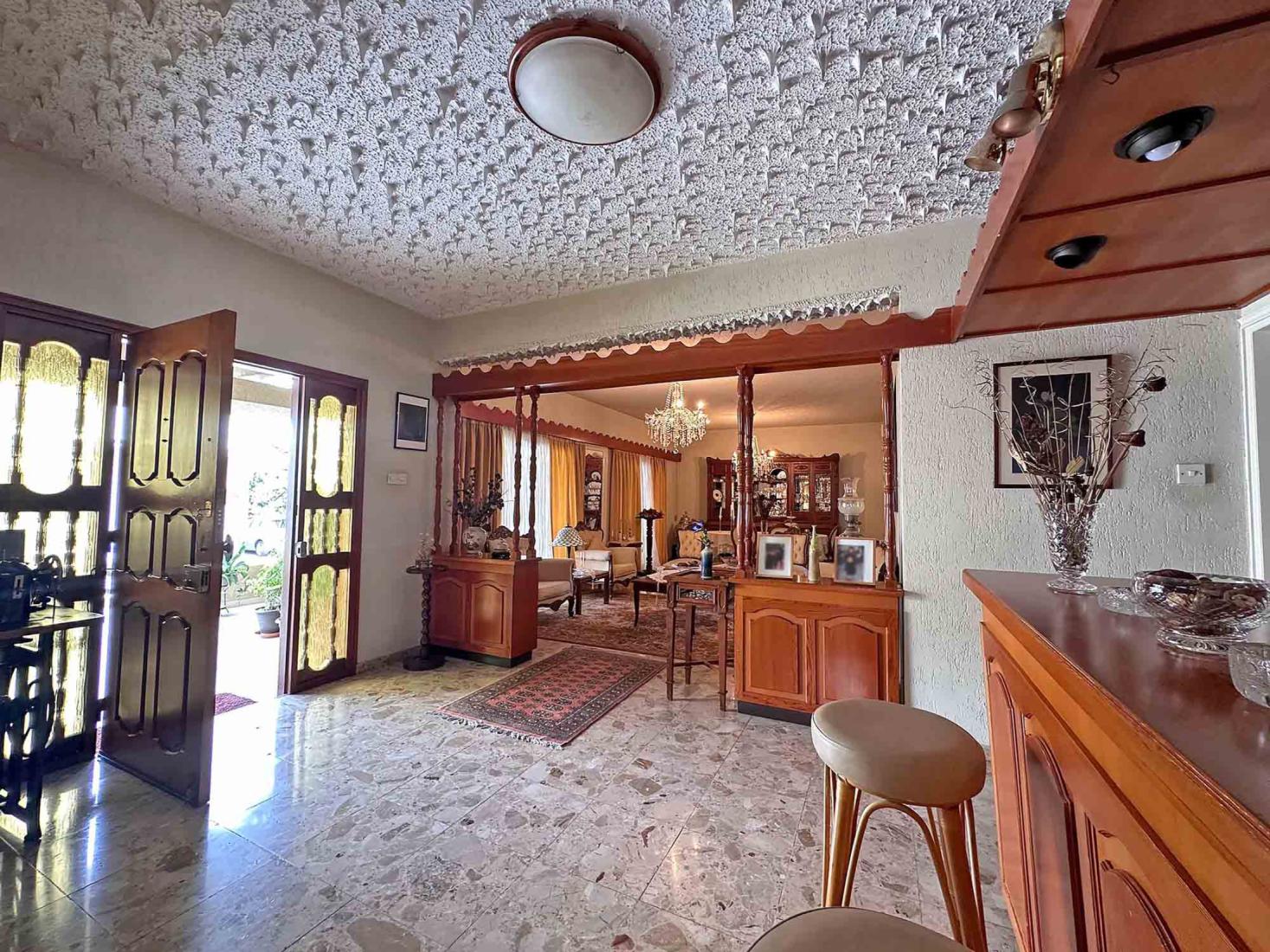 photo-2024-09-08-17-33-15-copy-large