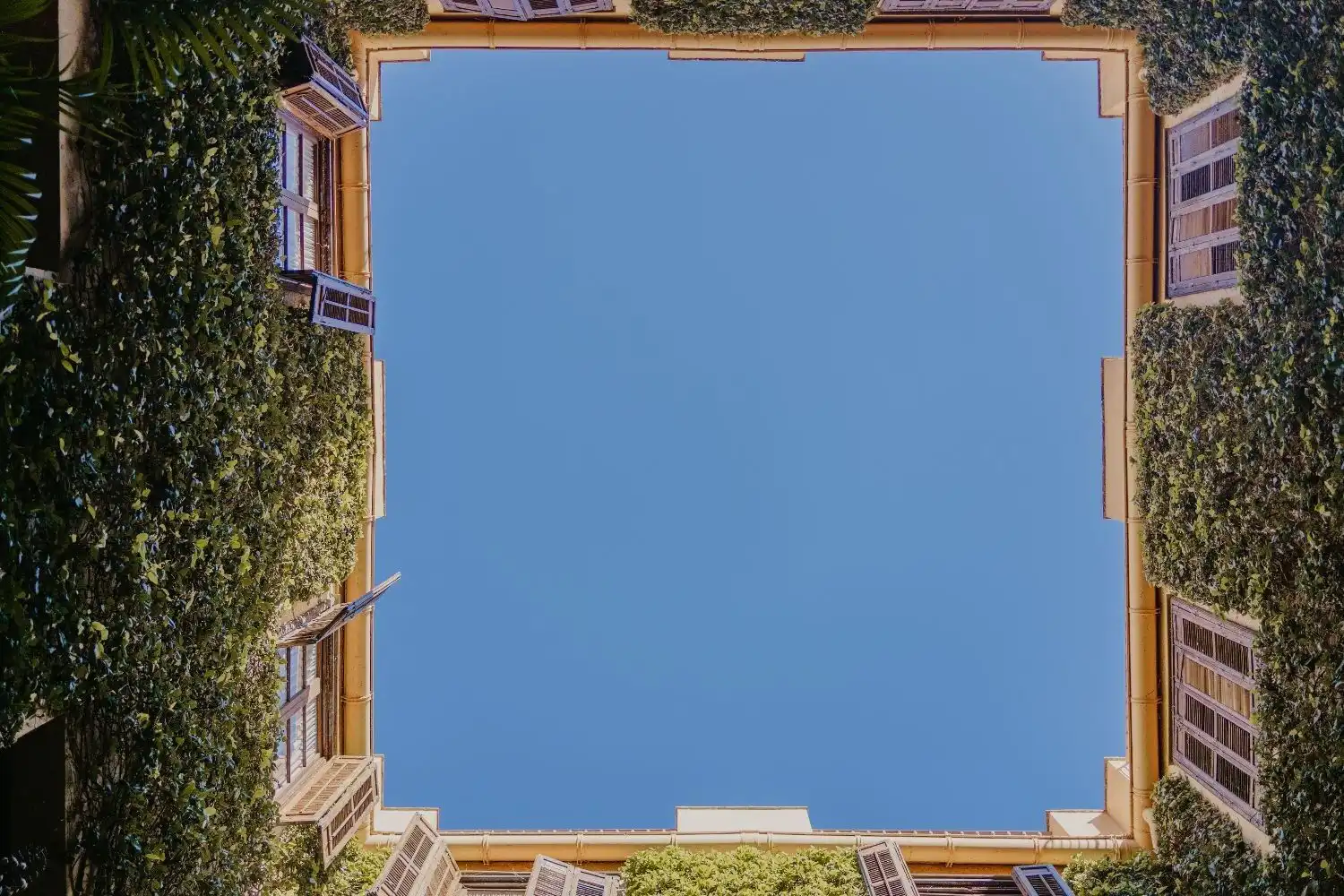 Penthouse apartment for sale in Malaga's historic center with rooftop views.