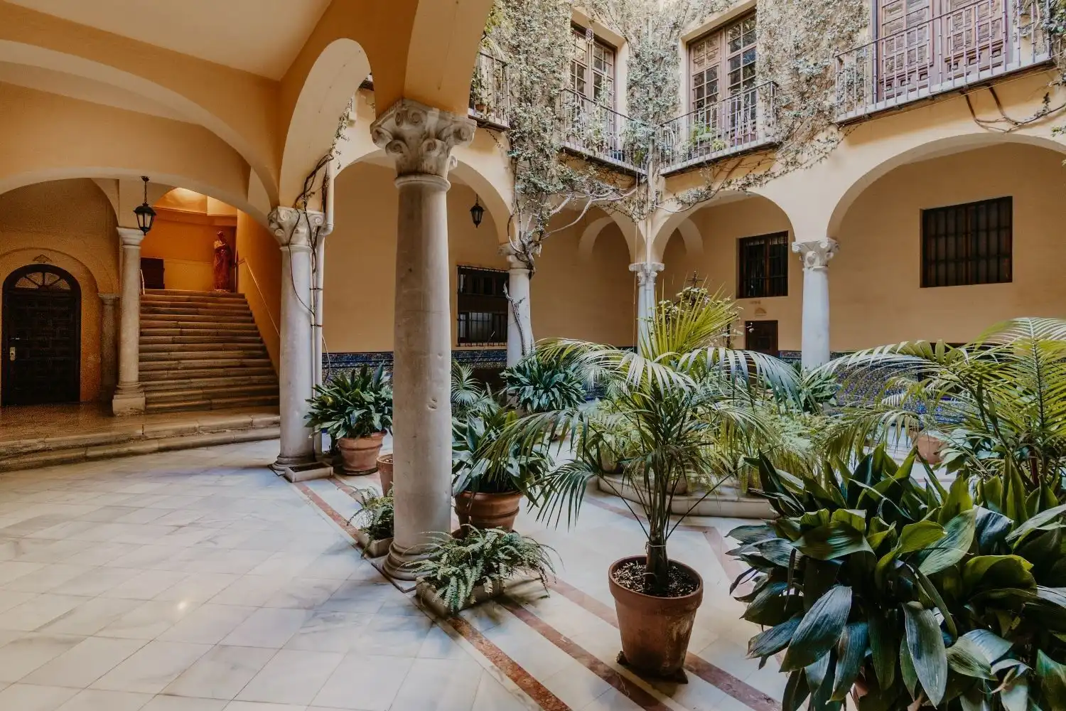 Beautiful Malaga penthouse with courtyard views in the historic city center.