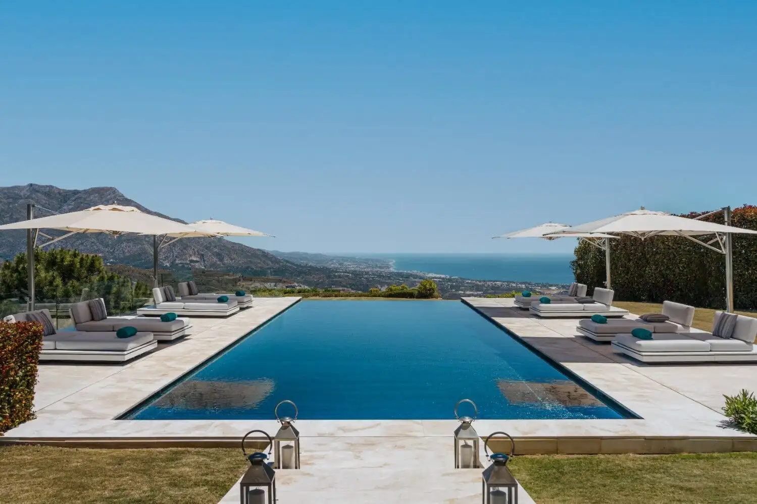 Luxury mansion with panoramic views and infinity pool in La Zagaleta, Benahavis. Perfect for exclusi.