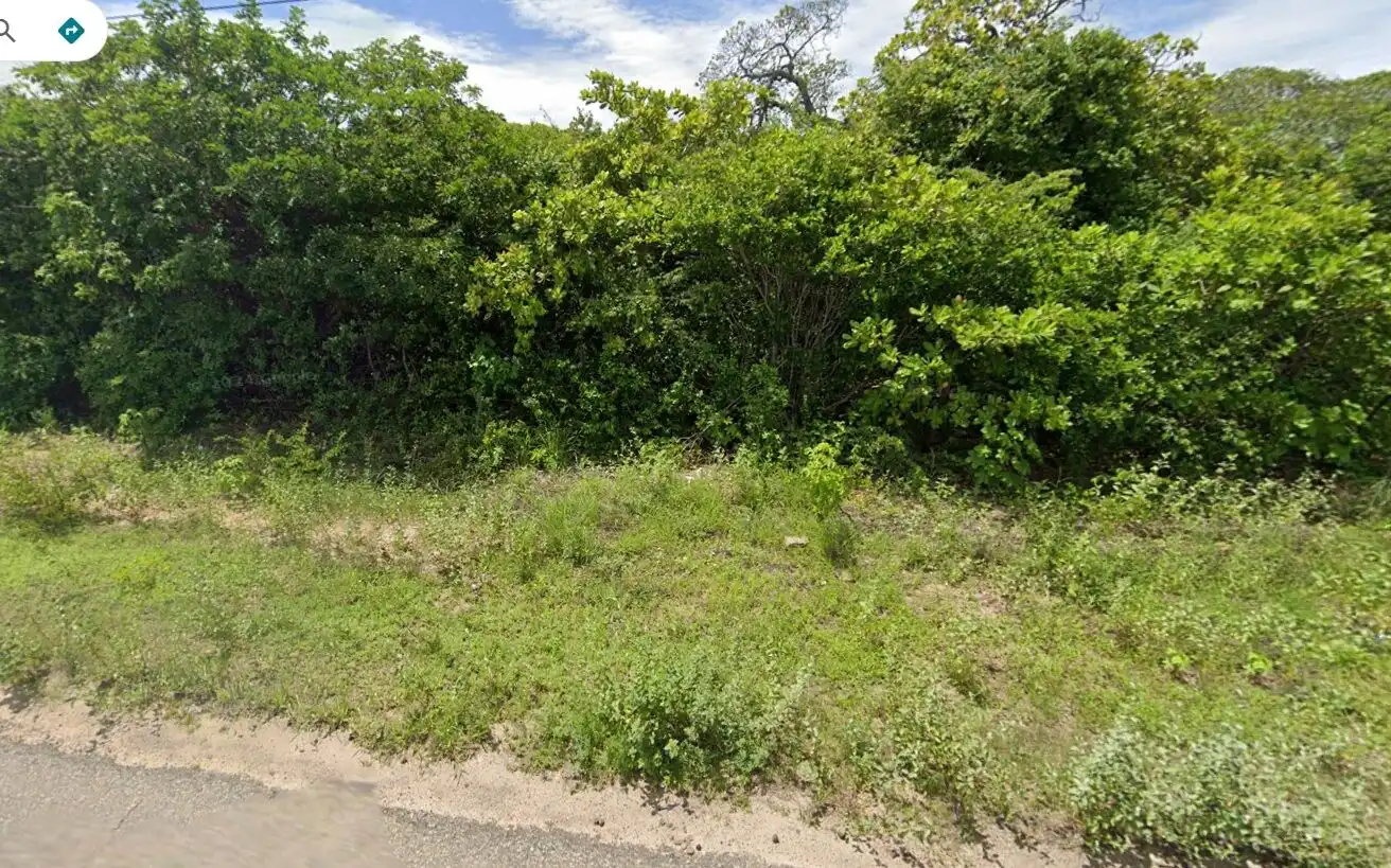 Land for sale in Canoa Quebrada, ideal for building your dream home or investment. Prime location wi.
