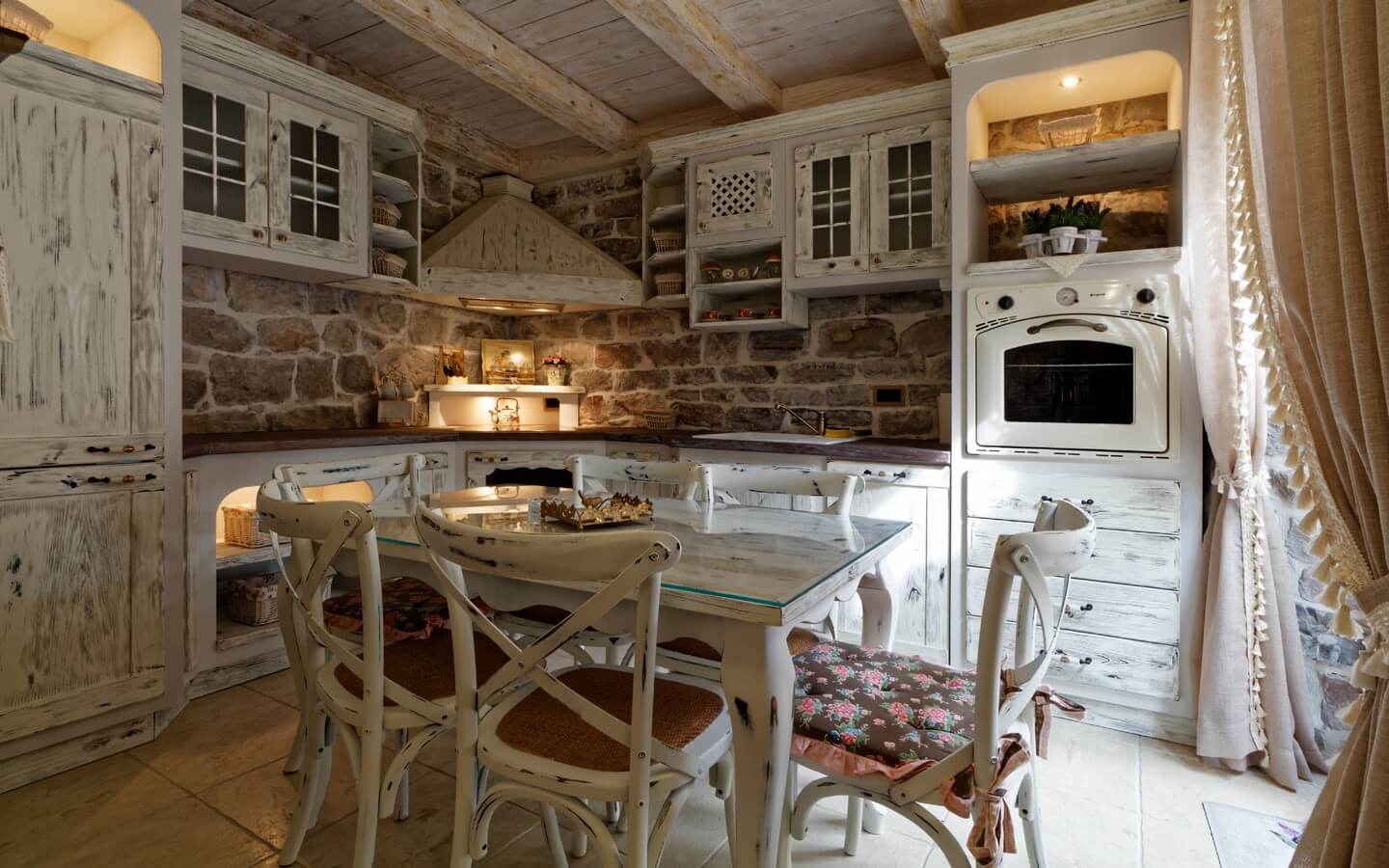 villa-for-sale-in-Tivat-Montenegro-05