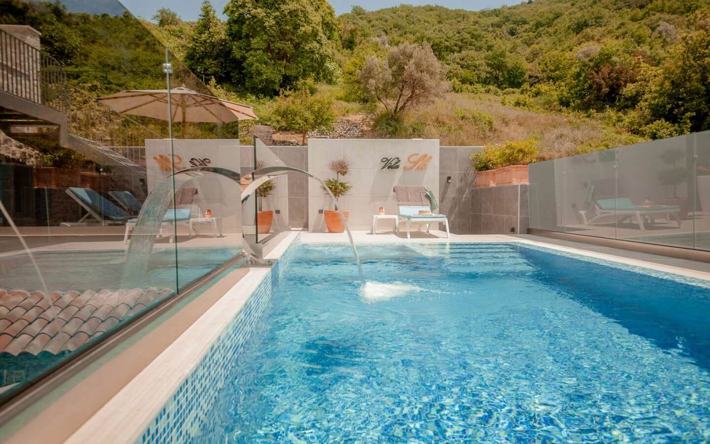 villa-for-sale-in-Tivat-Montenegro-11