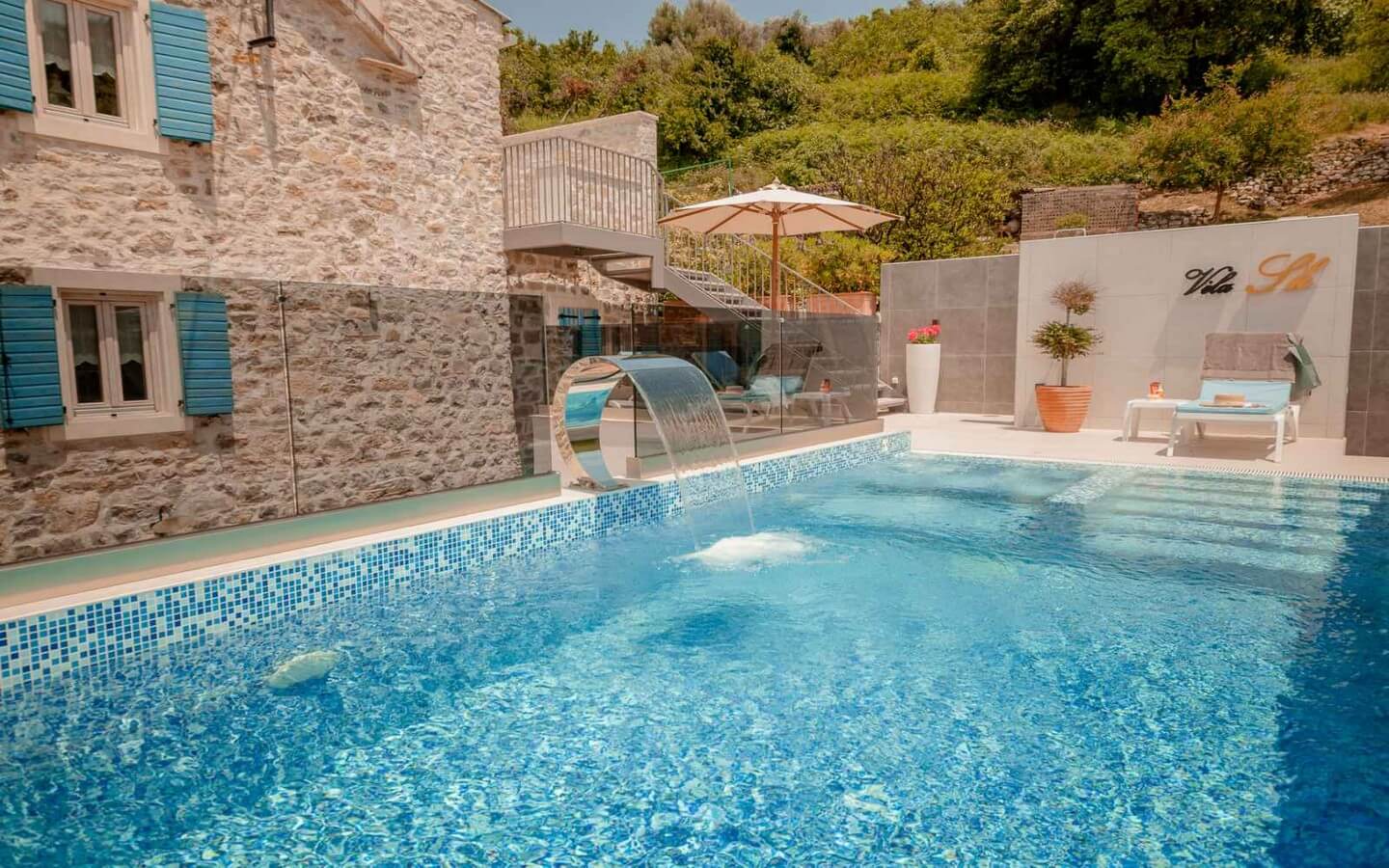 villa-for-sale-in-Tivat-Montenegro-12