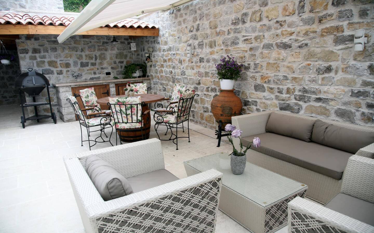 villa-for-sale-in-Tivat-Montenegro-15