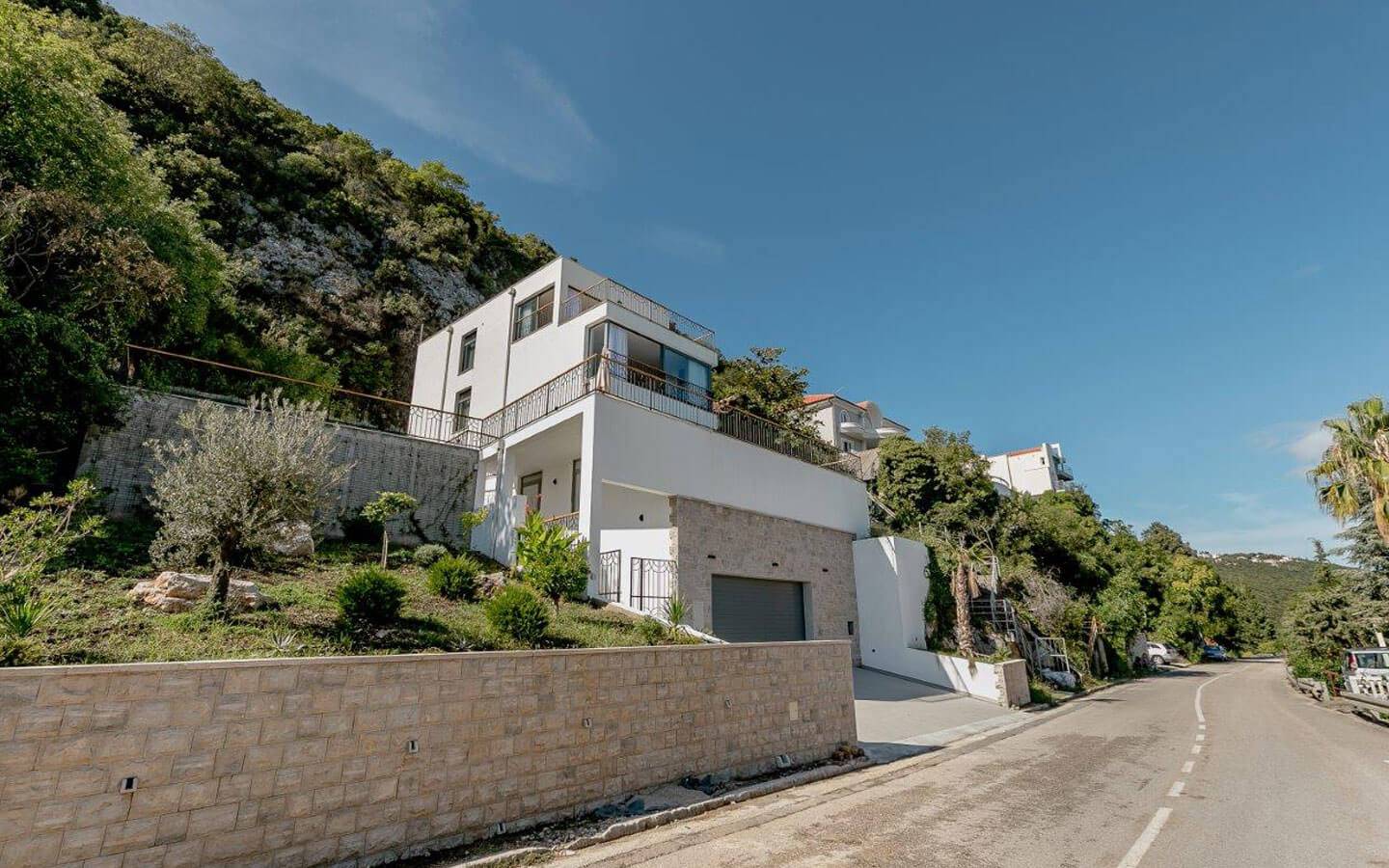 villa-for-sale-in-njivice-herceg-novi-montenegro-outside-exterier-astra-real-estate