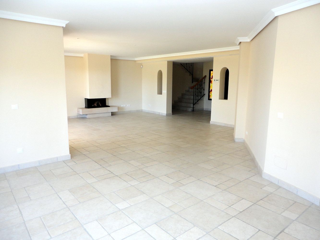 villa-living-dining-area-level-0-10