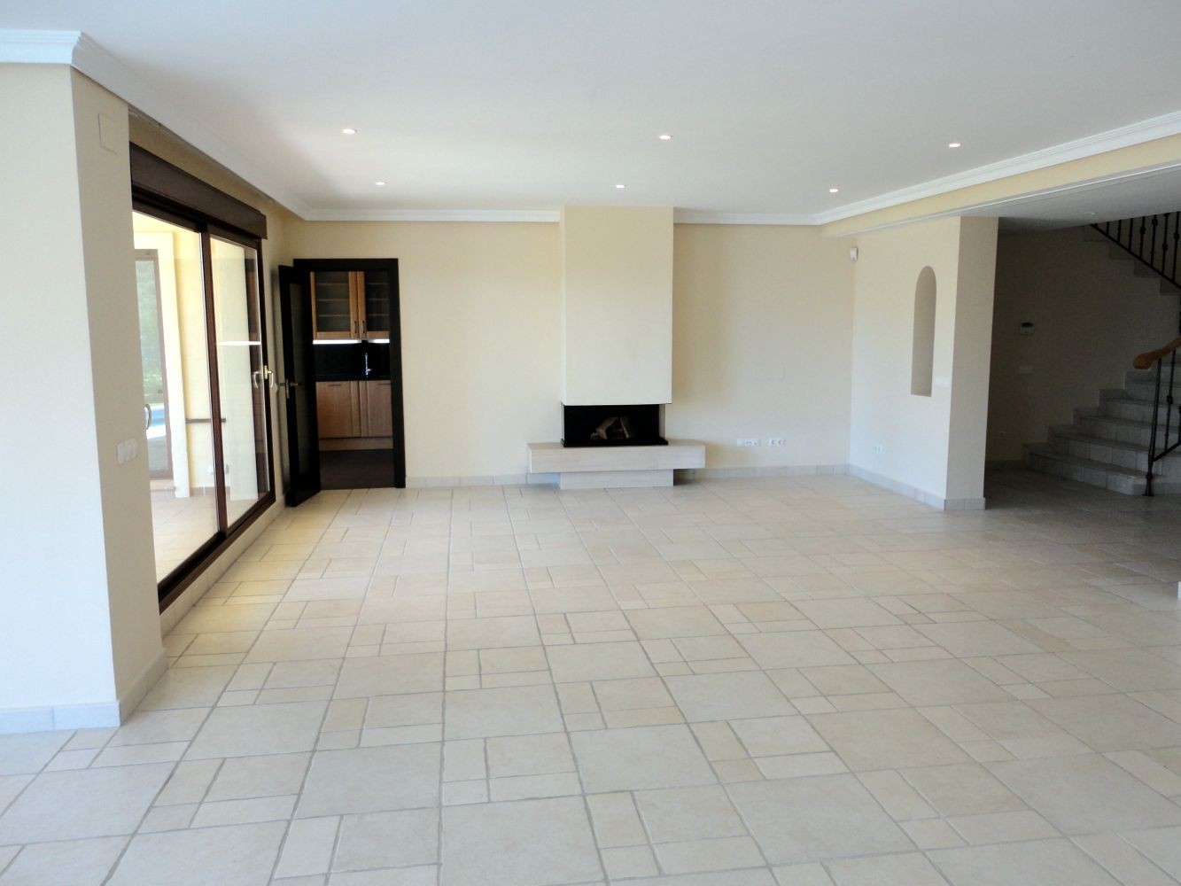 villa-living-dining-area-level-0-14