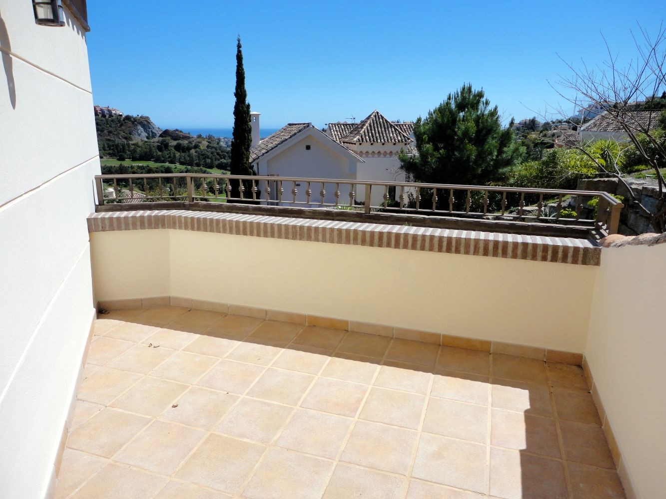 villa-master-bedroom-suite-level-1-26