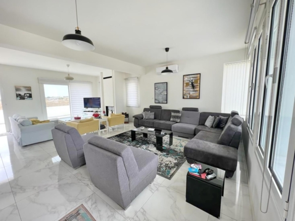 whatsapp image 2024 01 12 at 111835 1 copy large