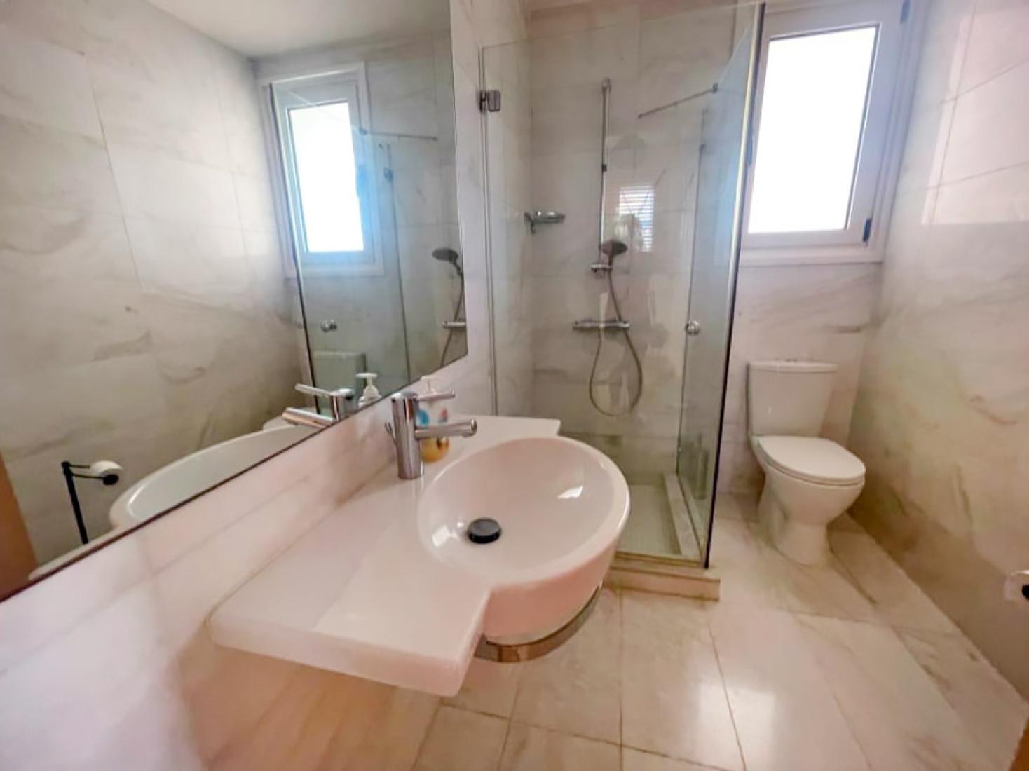 whatsapp-image-2024-09-18-at-180139-1-copy-large