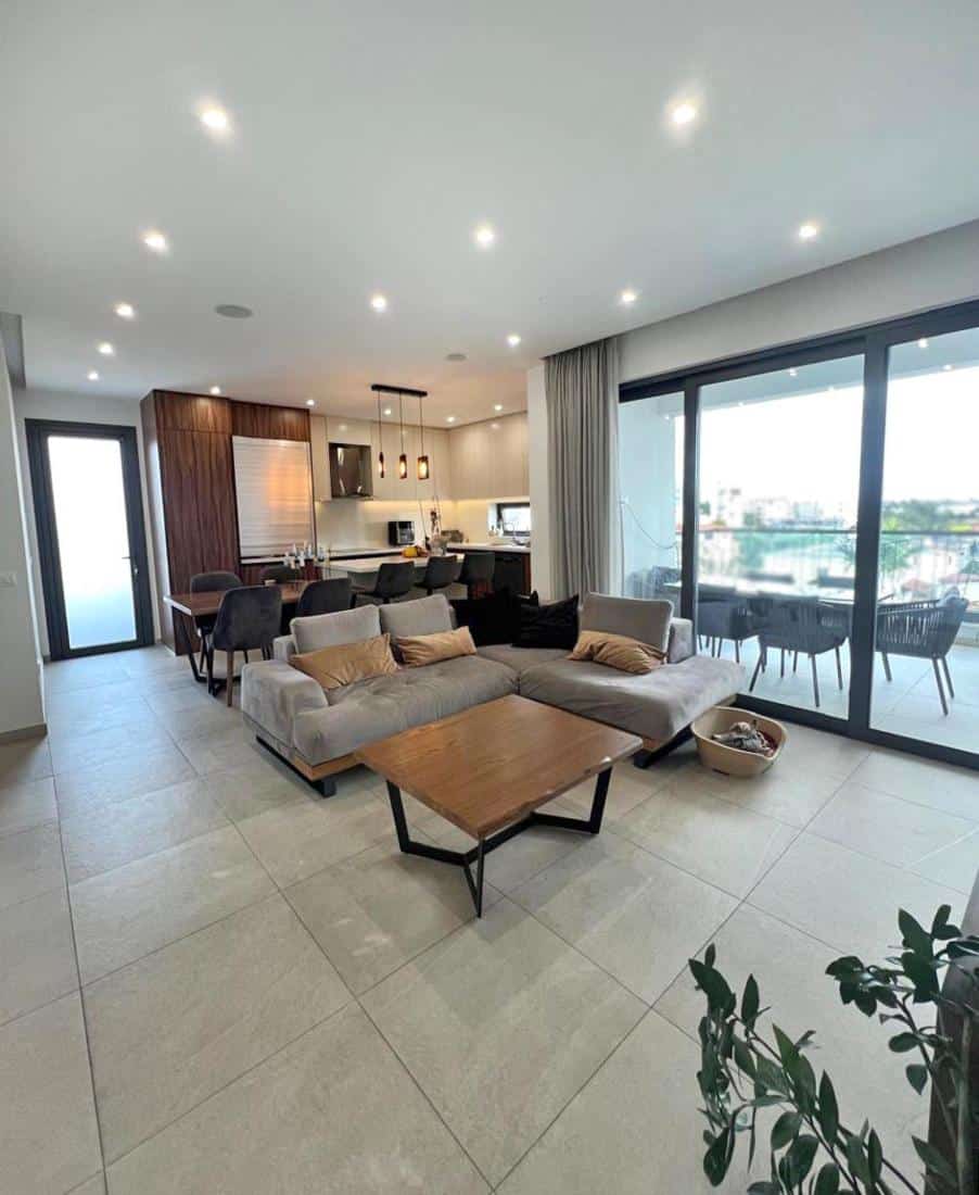 whatsapp-image-2025-02-24-at-115329-1-copy-large