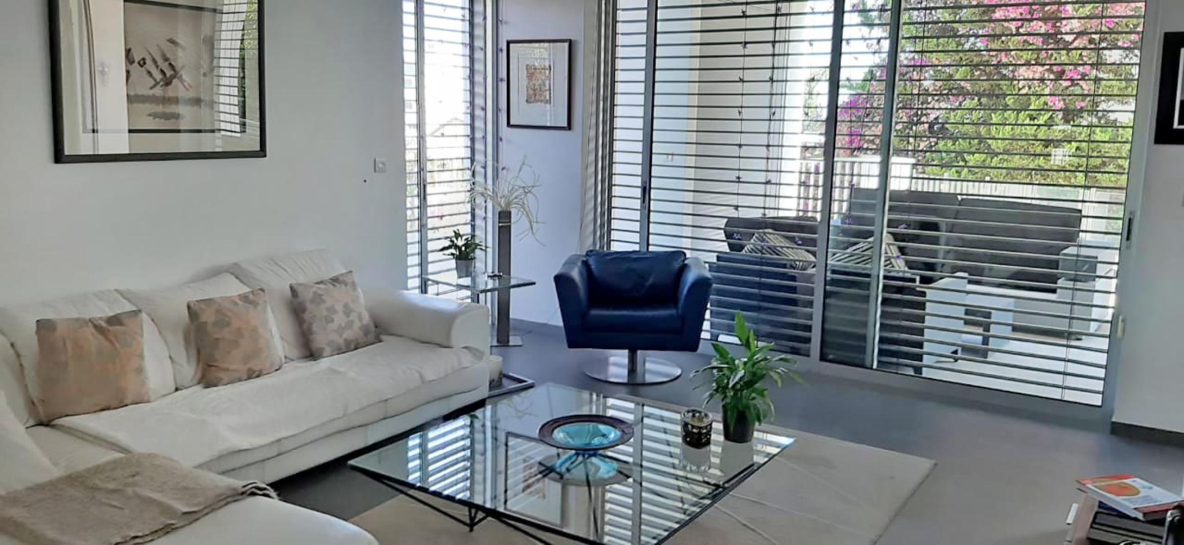 whatsapp-image-2025-03-11-at-132320-1-copy-large