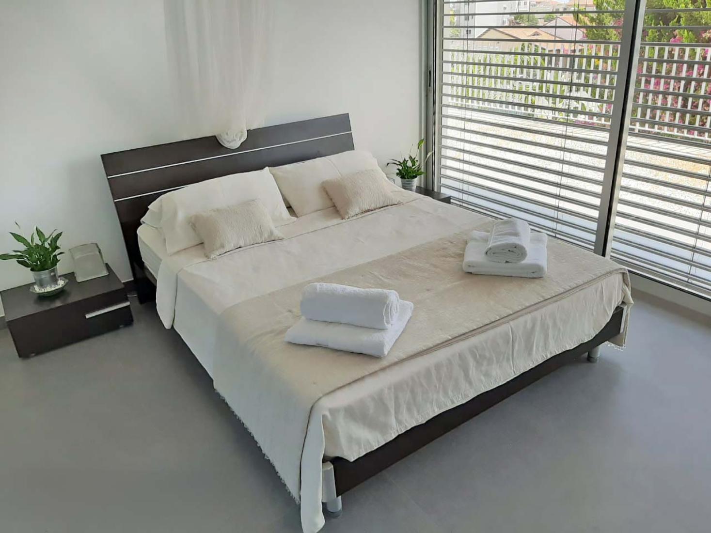 whatsapp-image-2025-03-11-at-132320-4-copy-large