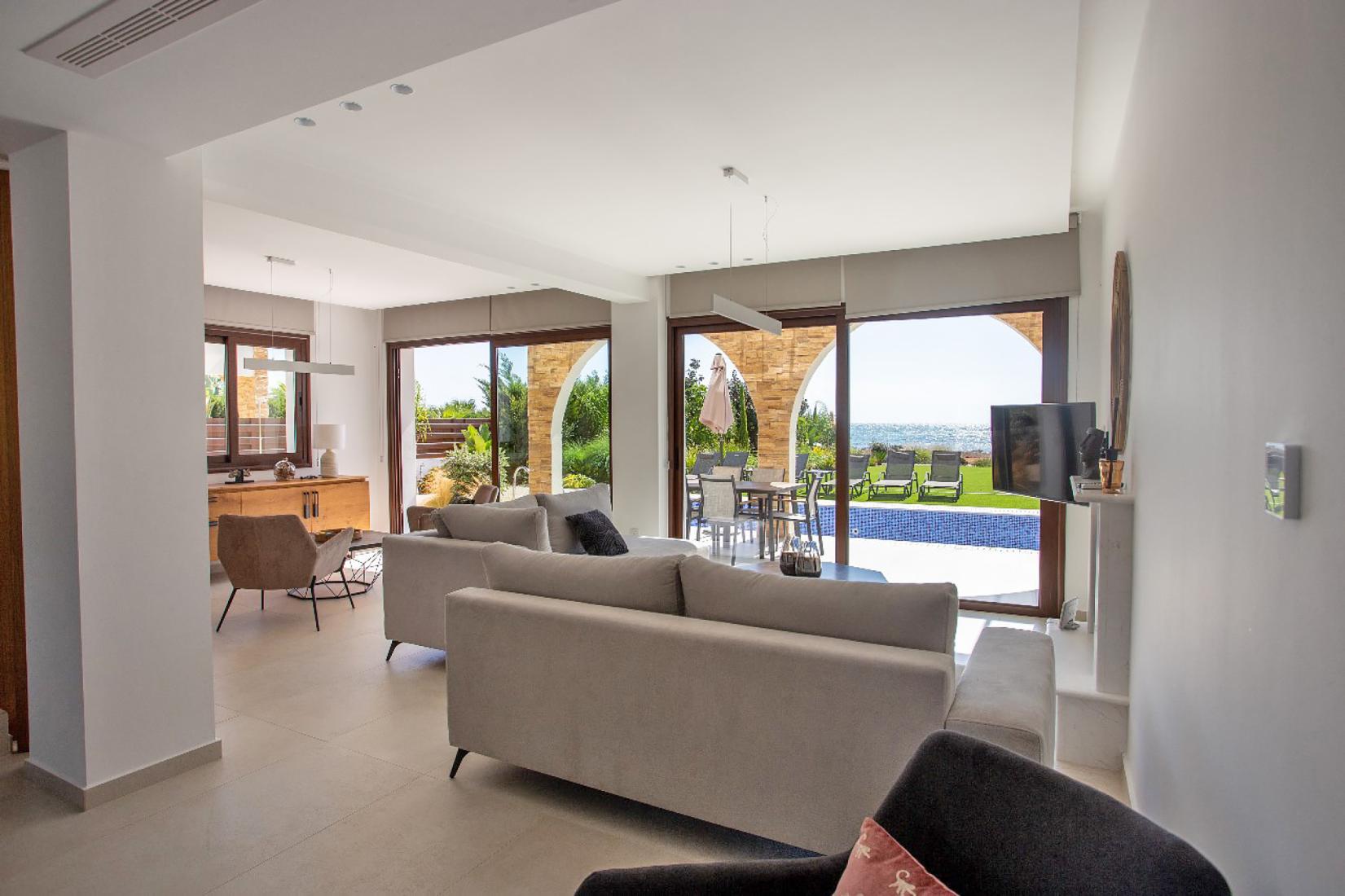 whatsapp-image-2025-04-25-at-165313-4-copy-large