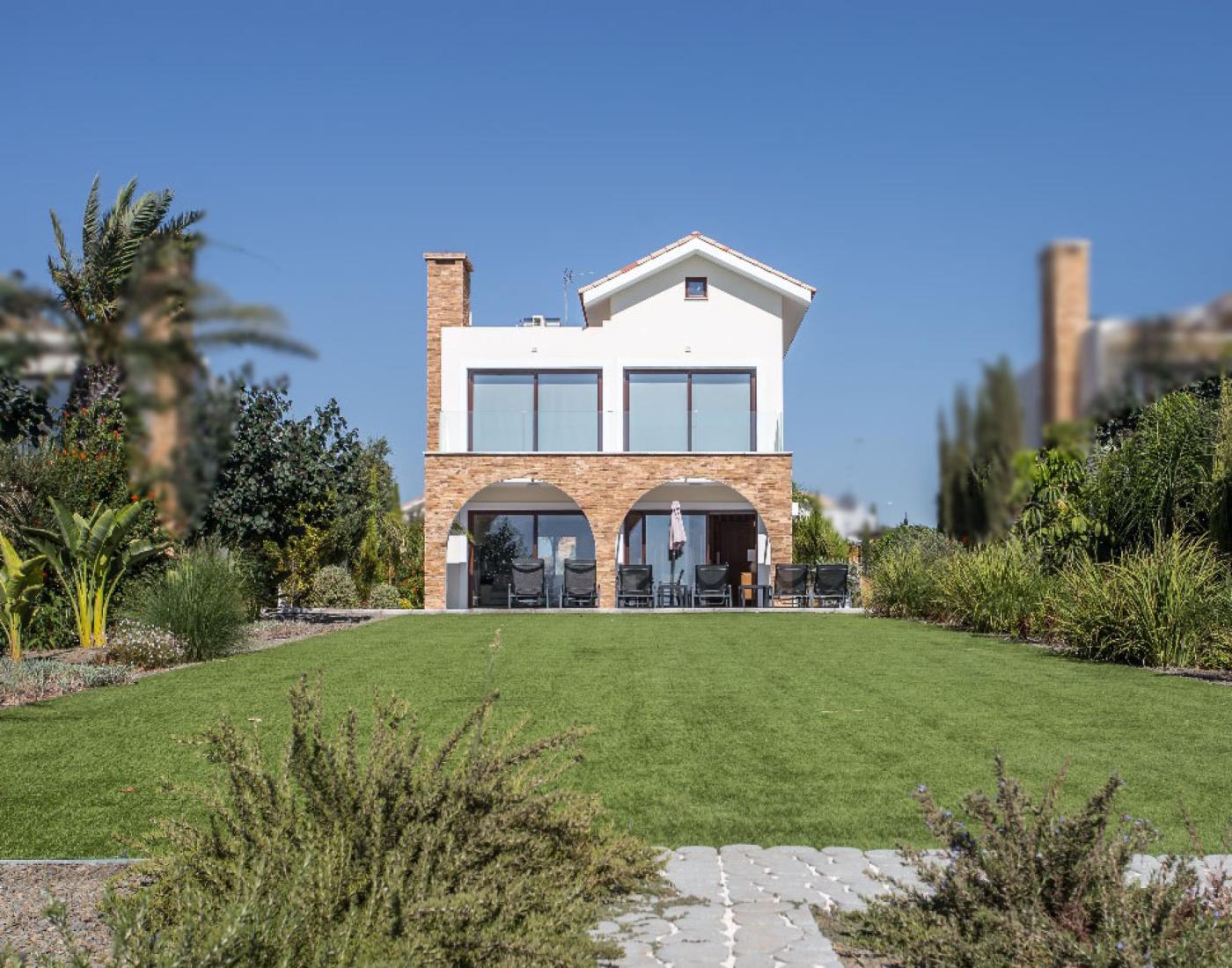 whatsapp-image-2025-04-25-at-165313-copy-large