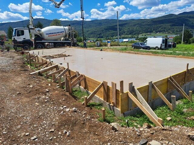 Beautiful new construction site for two luxury 4-bedroom villas in Ogulin, close to Sabljaci Lake. P.