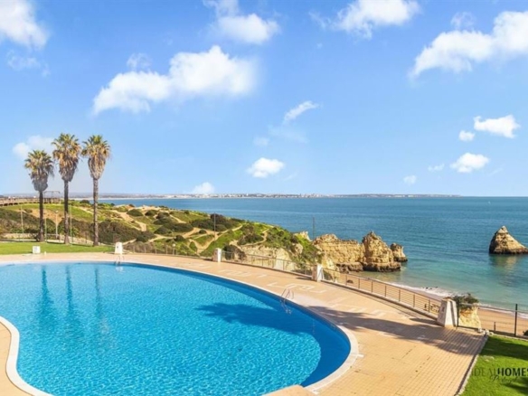 1 1 47daa849 6e7d 4a02 a7c6 63cf11a4038a