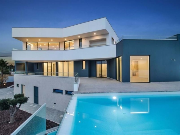 1 1 8ba5562d 9068 49d1 a397 cebed87806d1