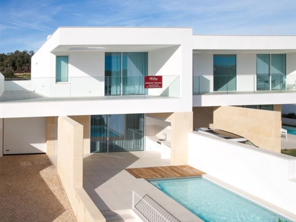 1 1 a97ccca6 2027 4d3d aa25 fea69287f1ce