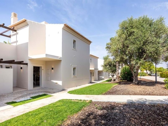 1 1 e0122833 6cb8 41de bc3e 05833fb877ef