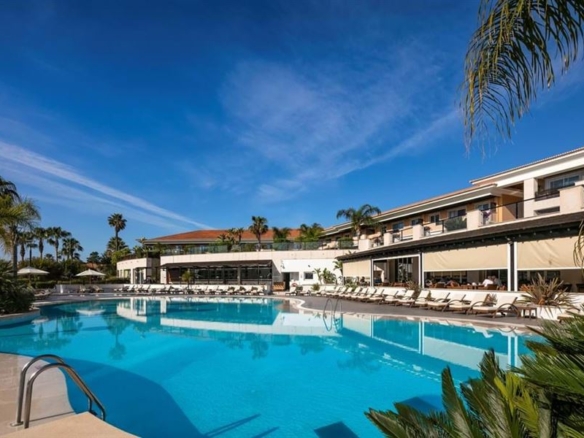 13 1 b7ec56b3 b217 43d6 9ba1 478f7cb0b214