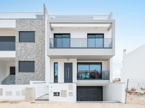 16 1 0ef69dae ffd3 4e8a a892 61232d51cfda