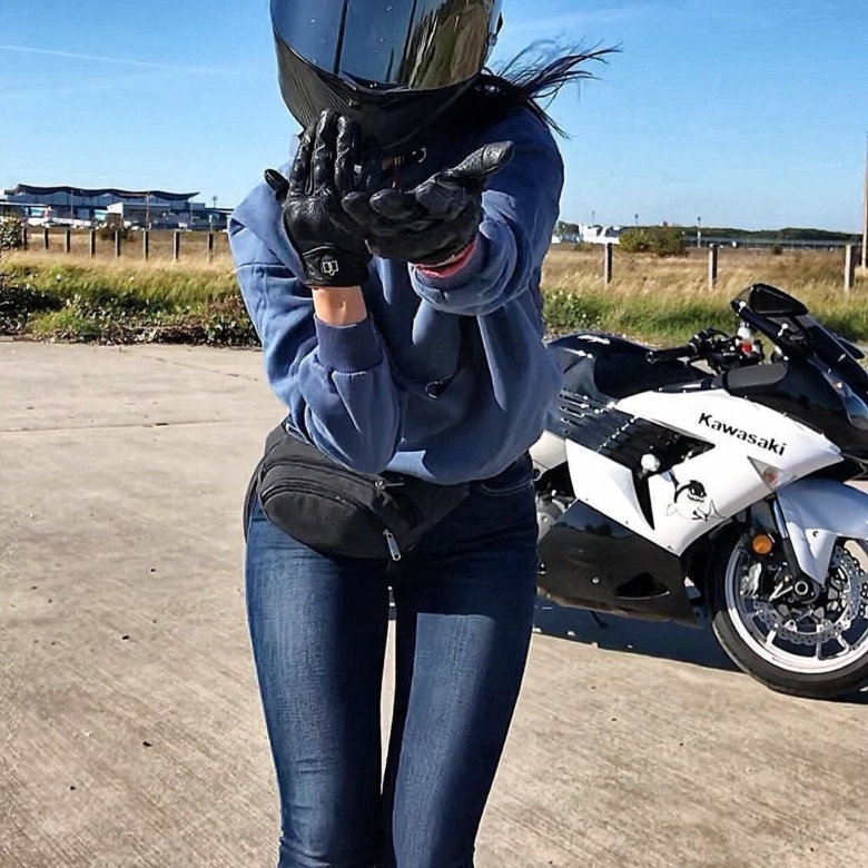 1640744895 1 hdpic club p devushki na mototsiklakh na avu 3