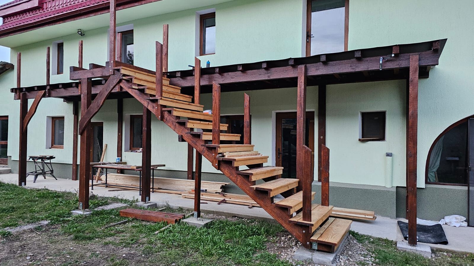Modern 9-Bed Home in Vulcan Brasov New 9-bedroom house under construction in Vulcan Brasov, Romania.