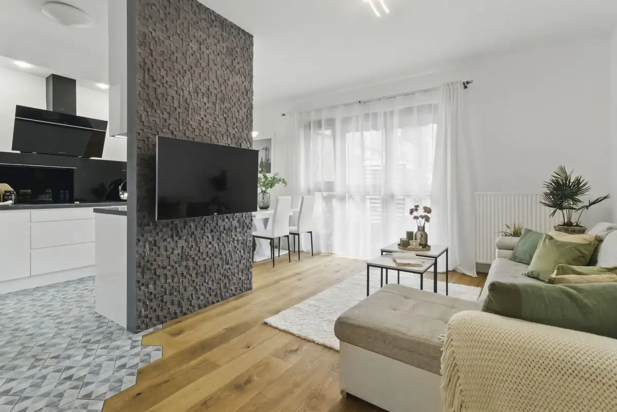 Spacious 2-bedroom apartment in Warsaw with contemporary decor and bright living space. Perfect for.