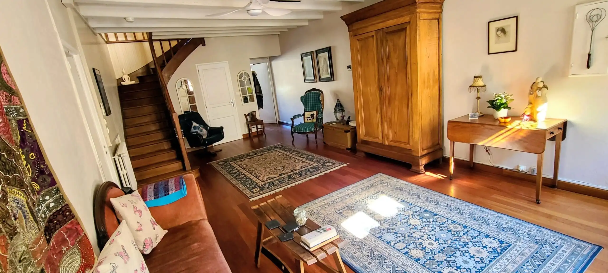 Beautiful 4-bedroom townhouse with spacious living areas in Monségur, ideal for comfortable family l.