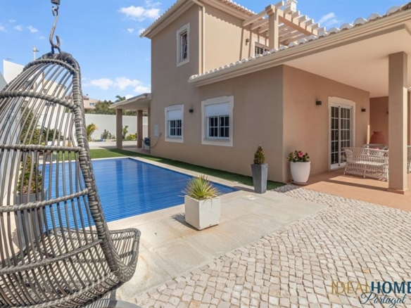 22 1 10ef3852 5e76 447c 8fa1 fac841ac68a4