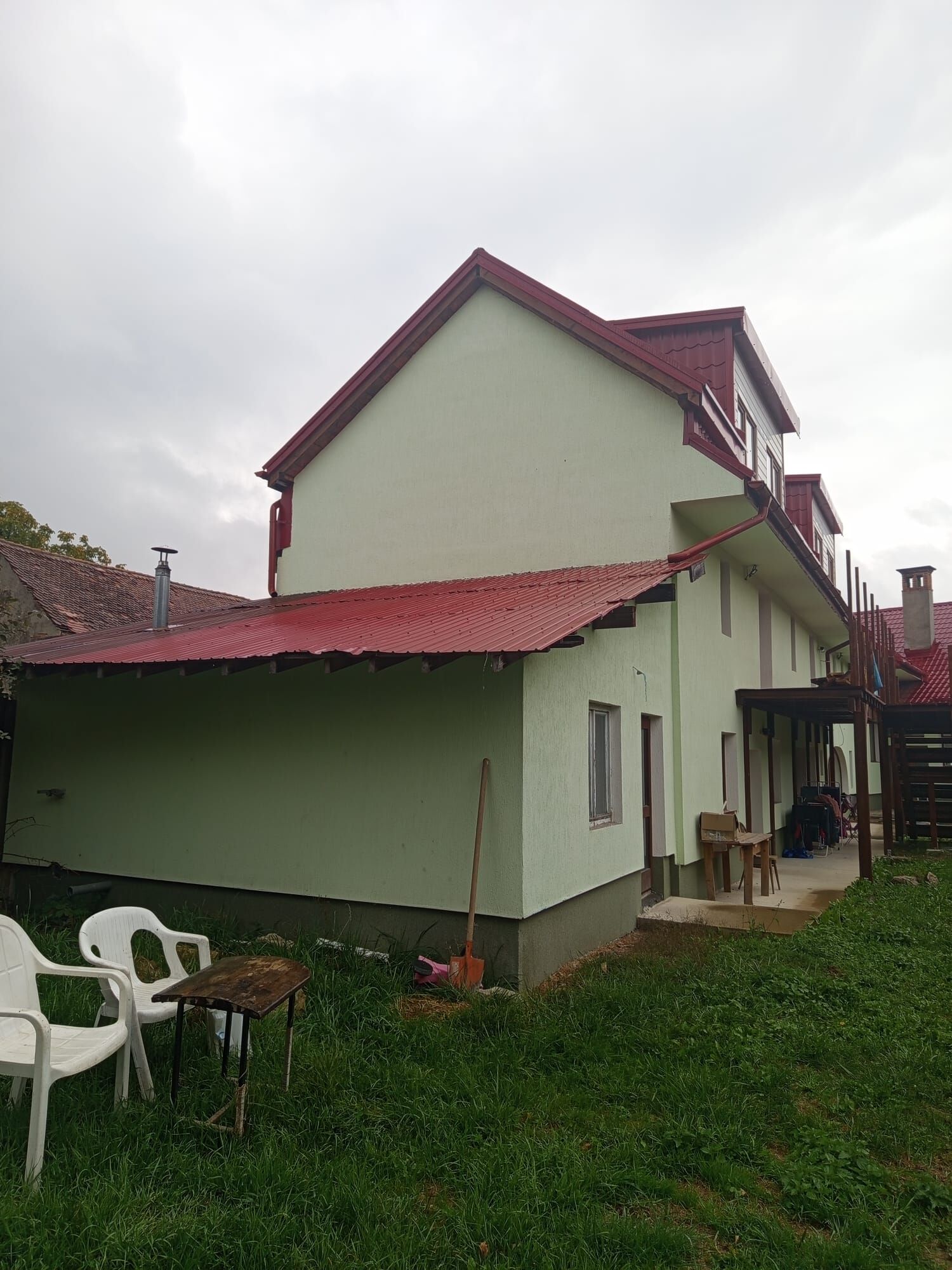Excellent 9 Bed Home in Vulcan Brasov Spacious 9-bedroom house for sale in Vulcan Brasov, offering comfort and versatility in a scenic loc.