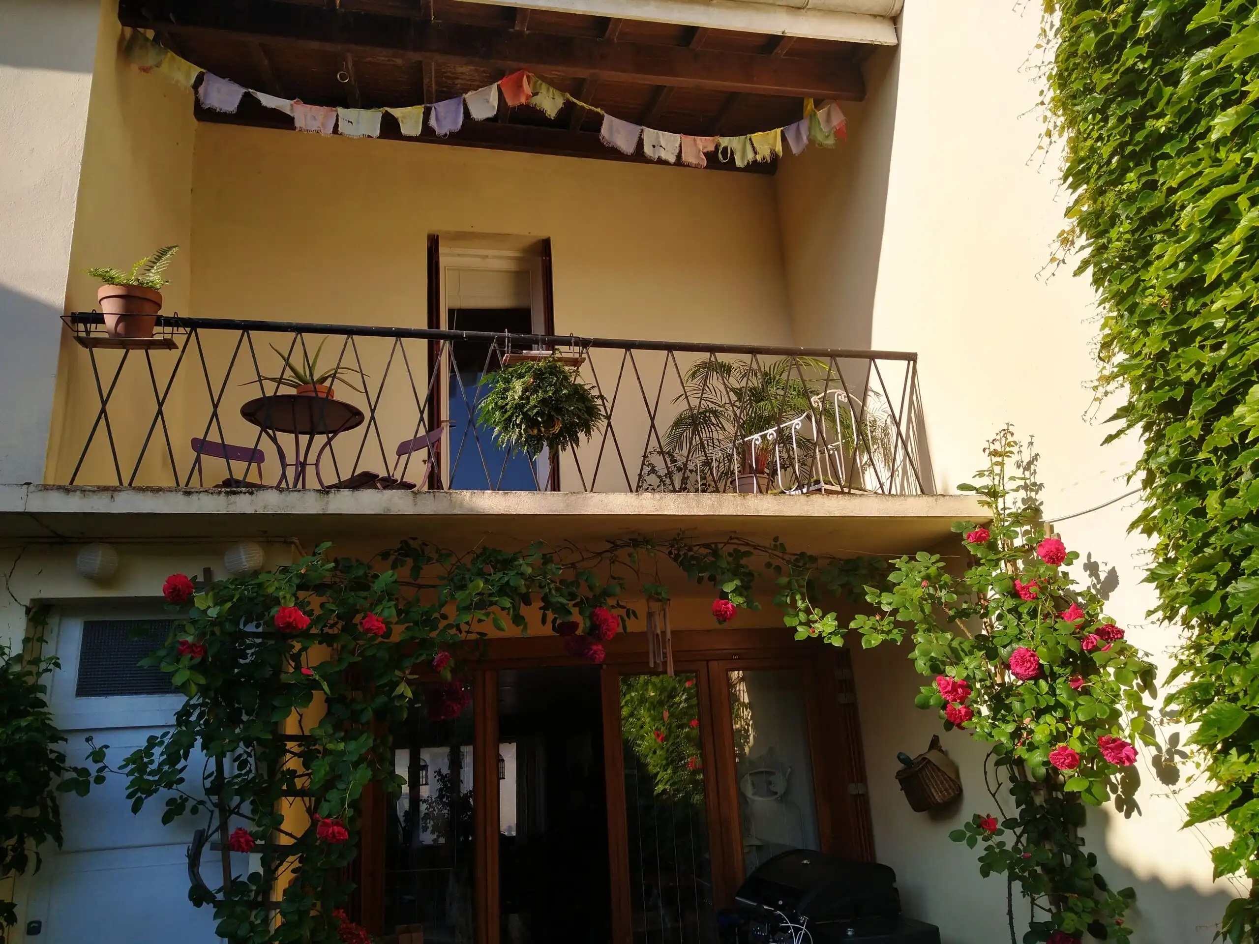 Beautiful townhouse with balcony and garden in Monségur, ideal for comfortable living.