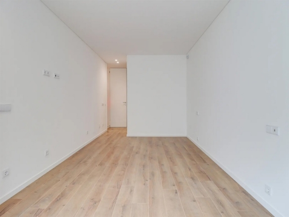 4da64afc e5d5 4f63 9594 0733603b7cb3 1