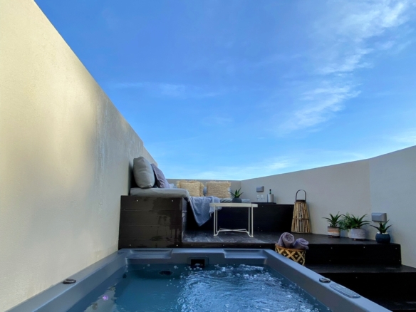 D851E4FC 502A 423F 937D E6C9CFA2F656 1