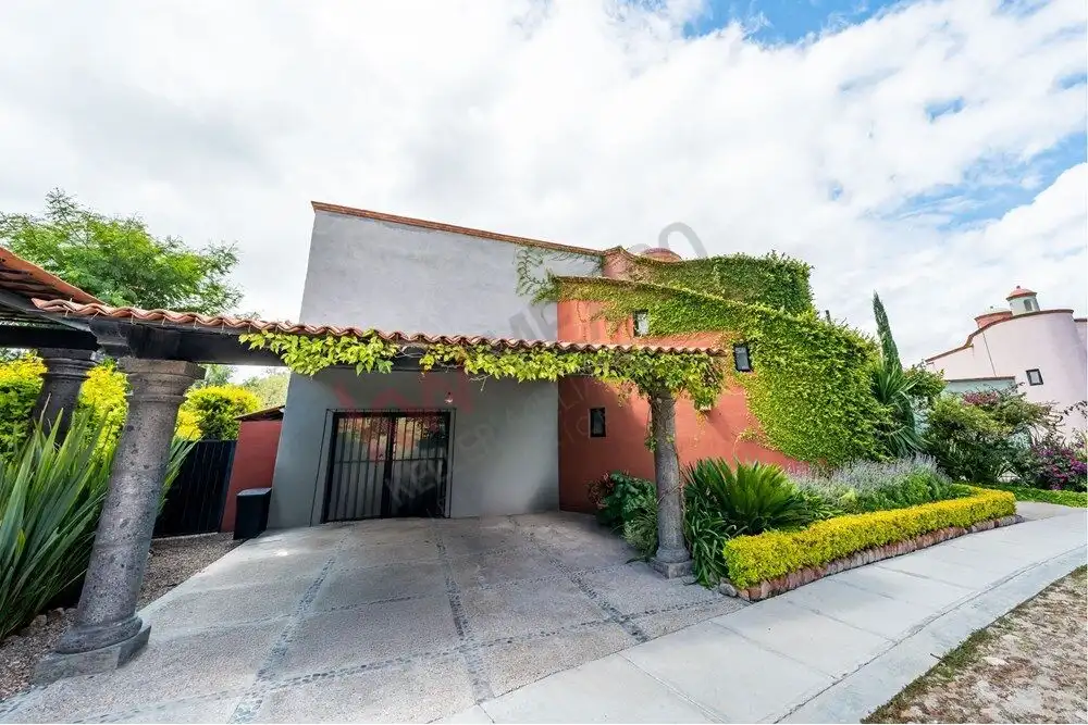 Style home for sale in Rancho Los Labradores, San Miguel de Allende, featuring lush greenery and cla.