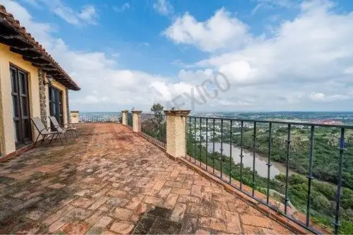 Balcony with panoramic views in Colonia Balcones, San Miguel de Allende.
