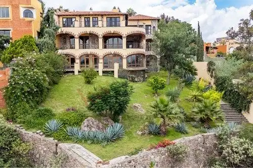 Elegant Spanish Colonial estate with stunning panoramic views in Colonia Balcones, San Miguel de All.