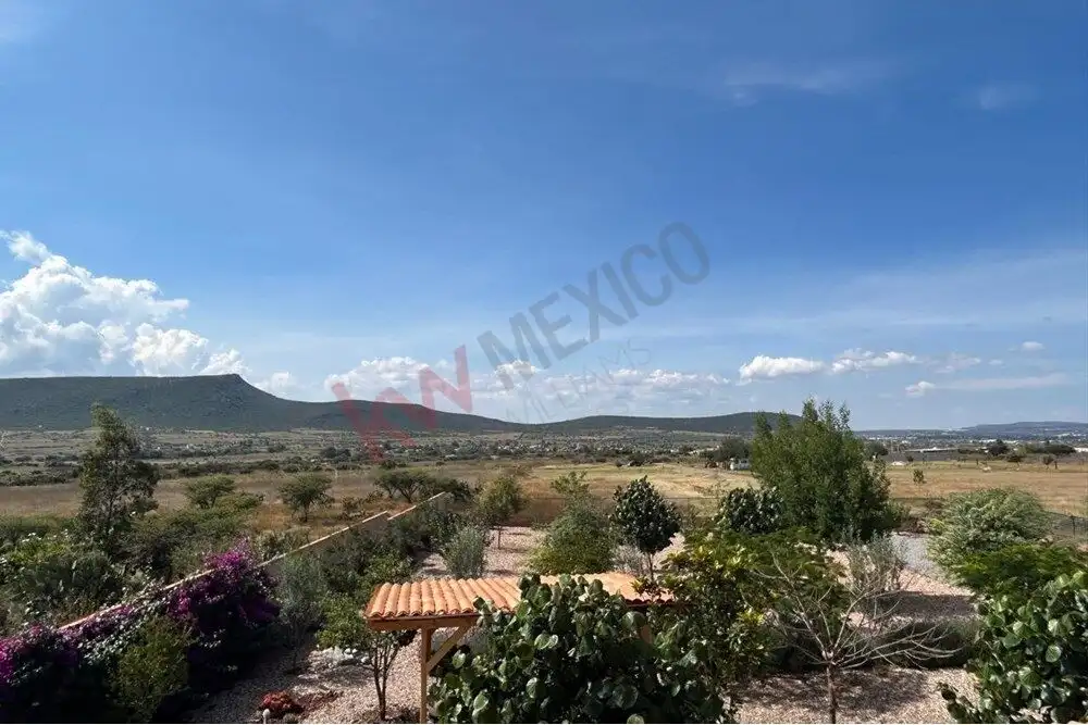Luxury Country Estate in San Miguel de Allende Elegant estate with scenic views in San Miguel de Allende, perfect for luxury living and investment.