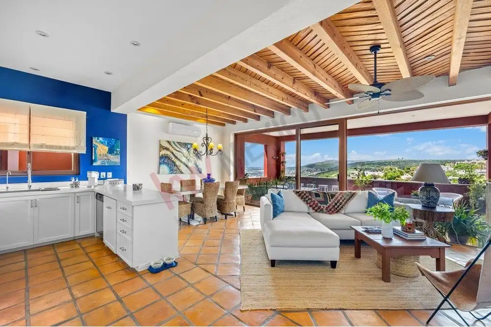Beautiful remodeled single-level home with spacious living area and stunning views in Capilla de Pie.