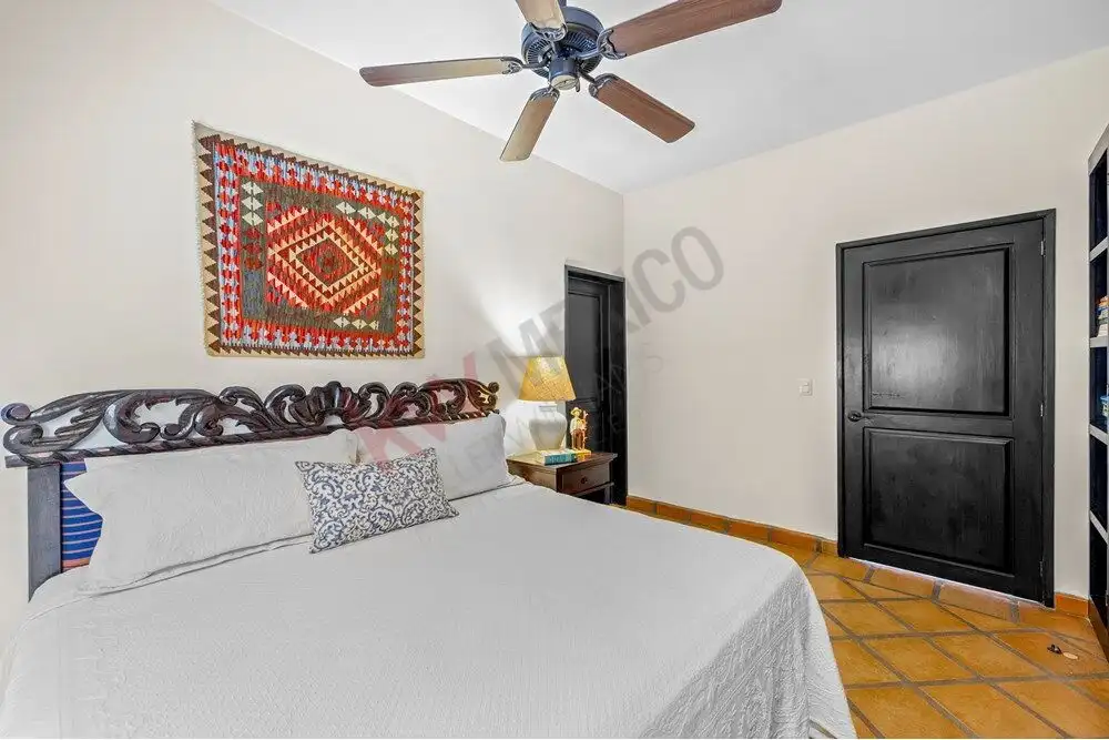 Level home in San Miguel de Allende for sale.